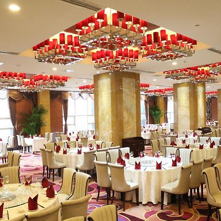 Готель Ramada Chengdu North Екстер'єр фото