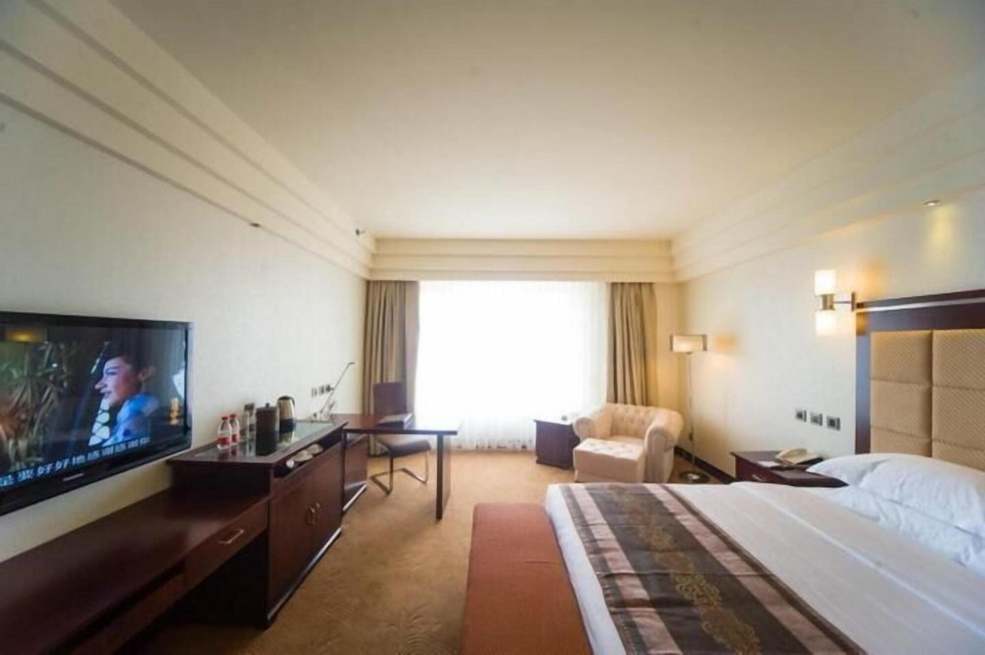 Готель Ramada Chengdu North Екстер'єр фото