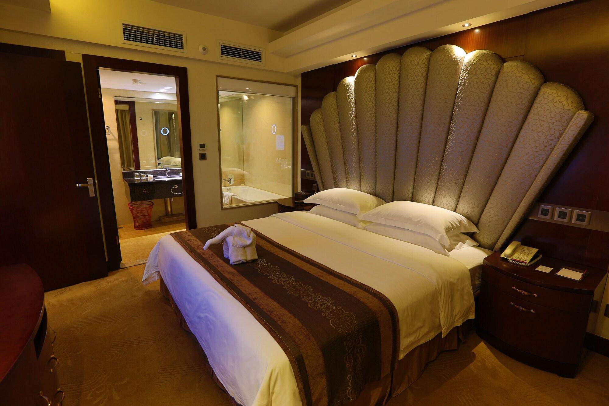 Готель Ramada Chengdu North Екстер'єр фото
