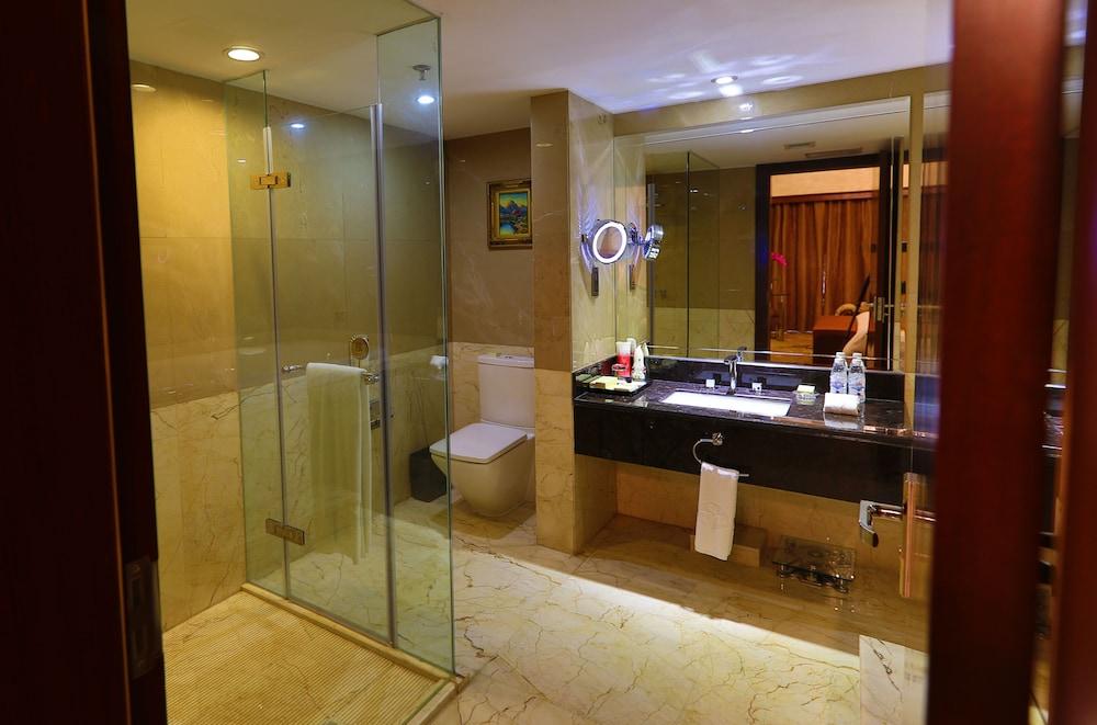 Готель Ramada Chengdu North Екстер'єр фото