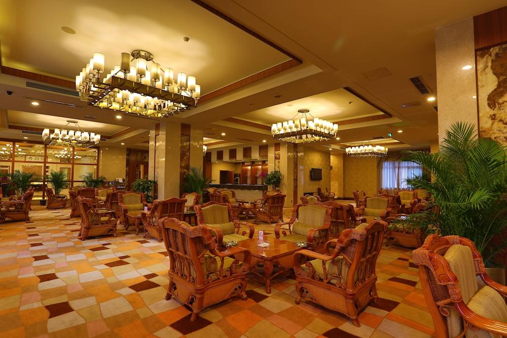 Готель Ramada Chengdu North Екстер'єр фото
