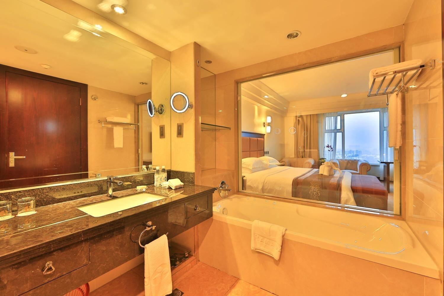 Готель Ramada Chengdu North Екстер'єр фото