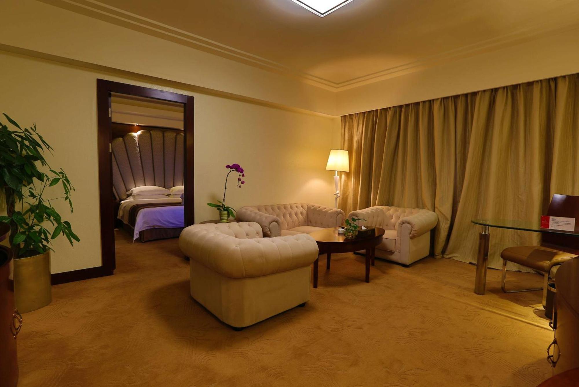 Готель Ramada Chengdu North Екстер'єр фото